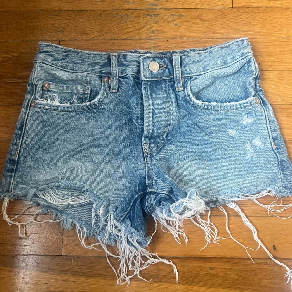Free people, distressed, jean shorts perfect condition size 24